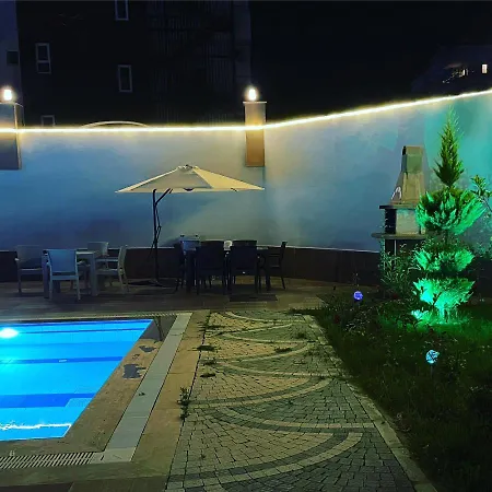 2+1 Dubleks Denize 100 Mt Apartment